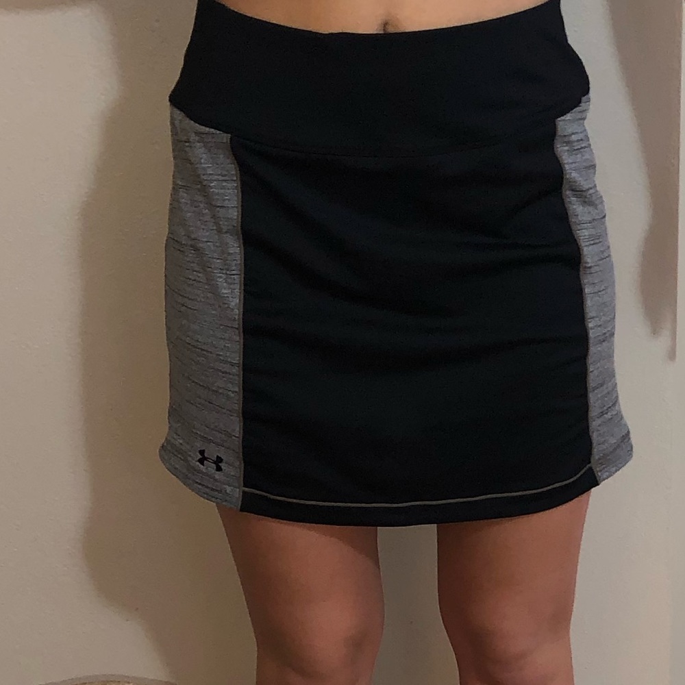 Under armor woman’s golf skirt